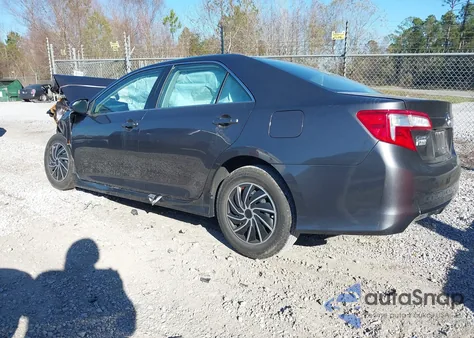 2014 Toyota Camry Le z USA, uszkodzony, nr VIN 4T4BF1FK5ER442957